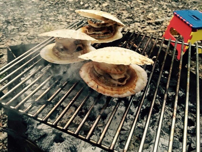 有野実苑でホタテ焼き