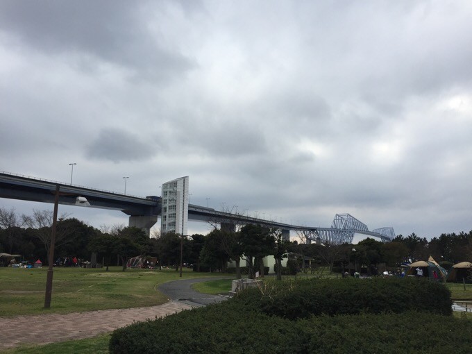 キャンプ場から見る東京ゲートブリッジ