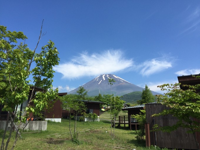 スッキリ晴れた日曜日の富士山
