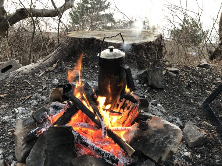 浩庵キャンプ場で直火を楽しむソロキャンプ