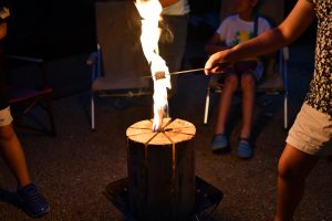 スウェーデントーチを囲んで楽しく初夏キャンプ