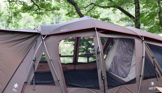 遮光性と通気性に優れた万能テントで過ごす真夏の川遊びキャンプ
