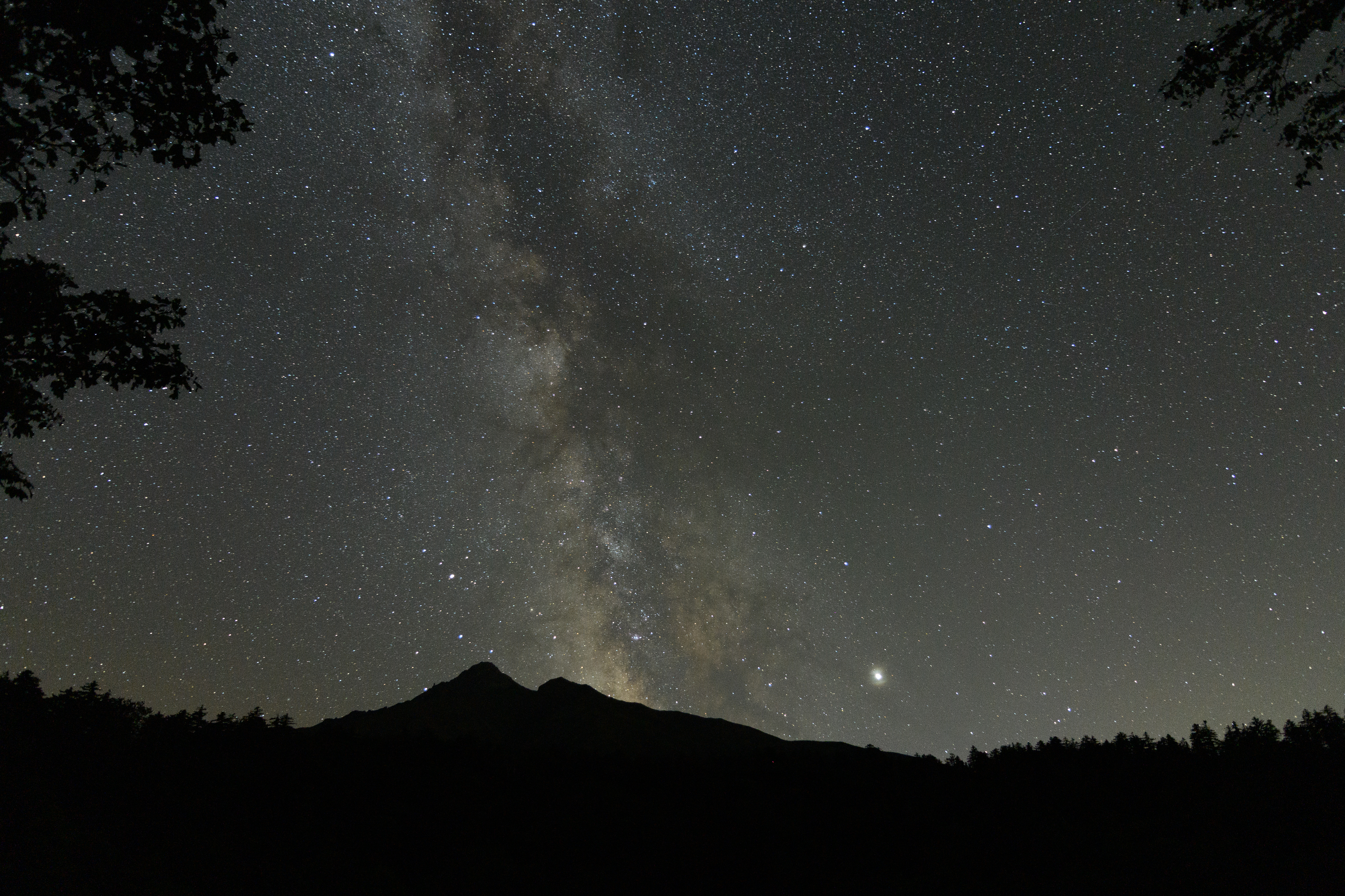 利尻島の姫沼で見る夏の天の川