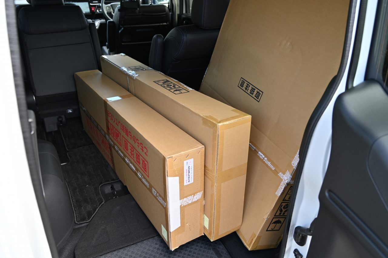 MGR Customs ベッドキットの箱は大きくて重い