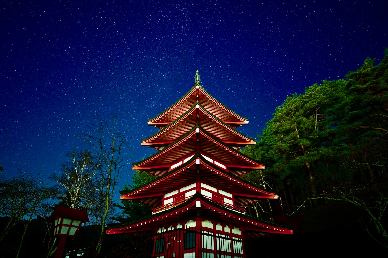 新倉富士浅間神社でふたご座流星群を観察