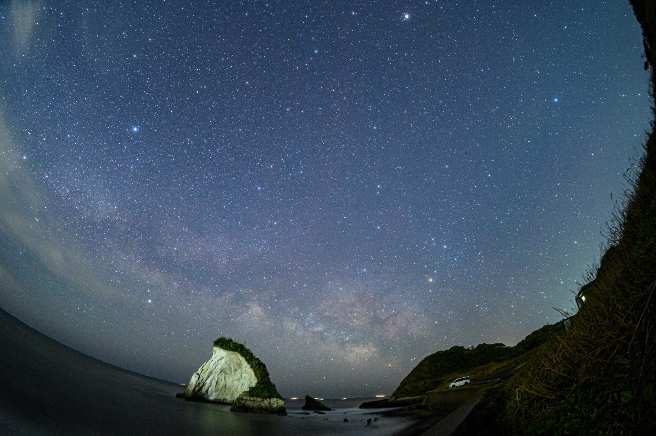 完ソロならコロナ禍でも安心 津々ヶ浦の夫婦岩で星空撮影