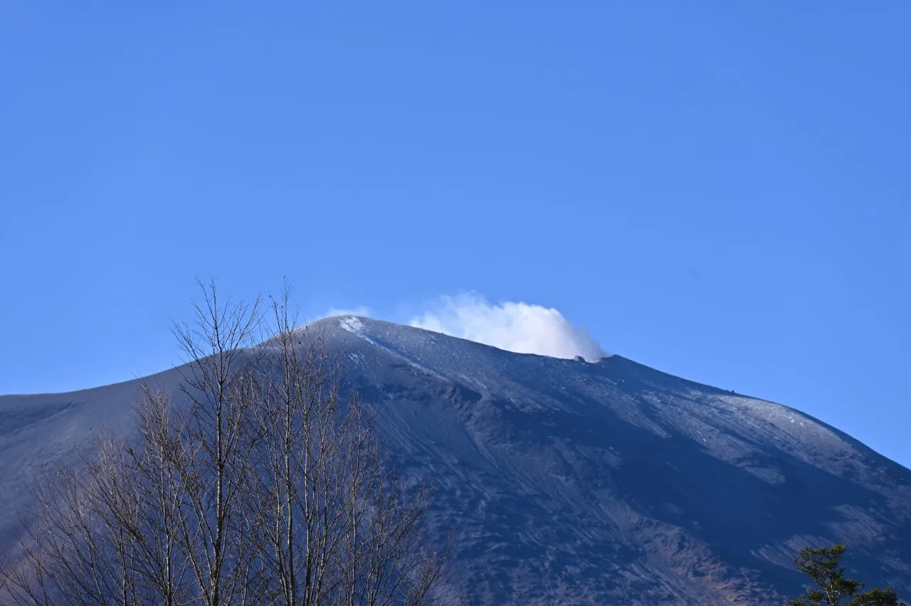 浅間ビューサイトから望遠端で浅間山を撮る 浅間ビューサイトから望遠端で浅間山を撮る